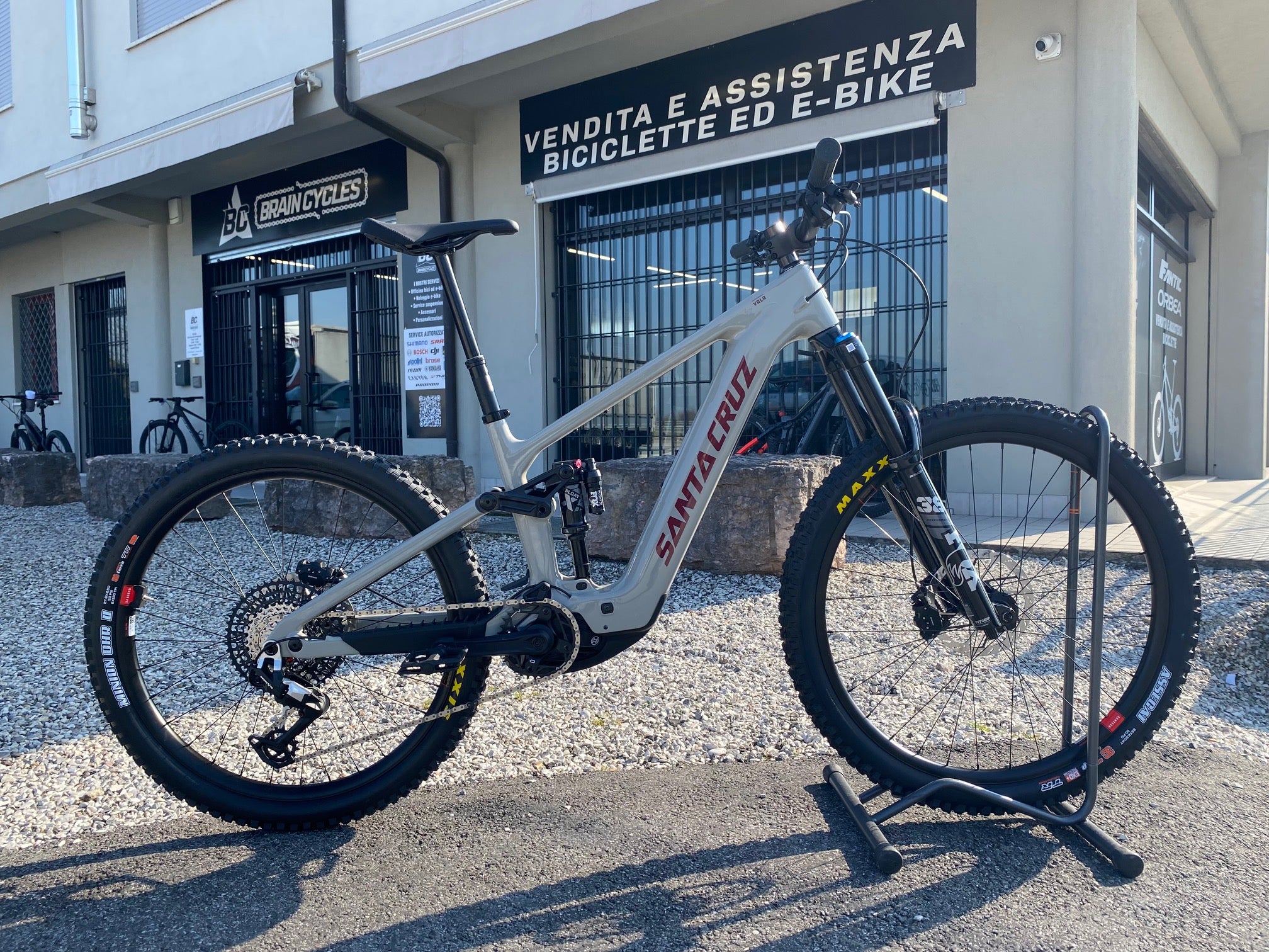 Santa Cruz Vala 90 2026 Gloss Grey