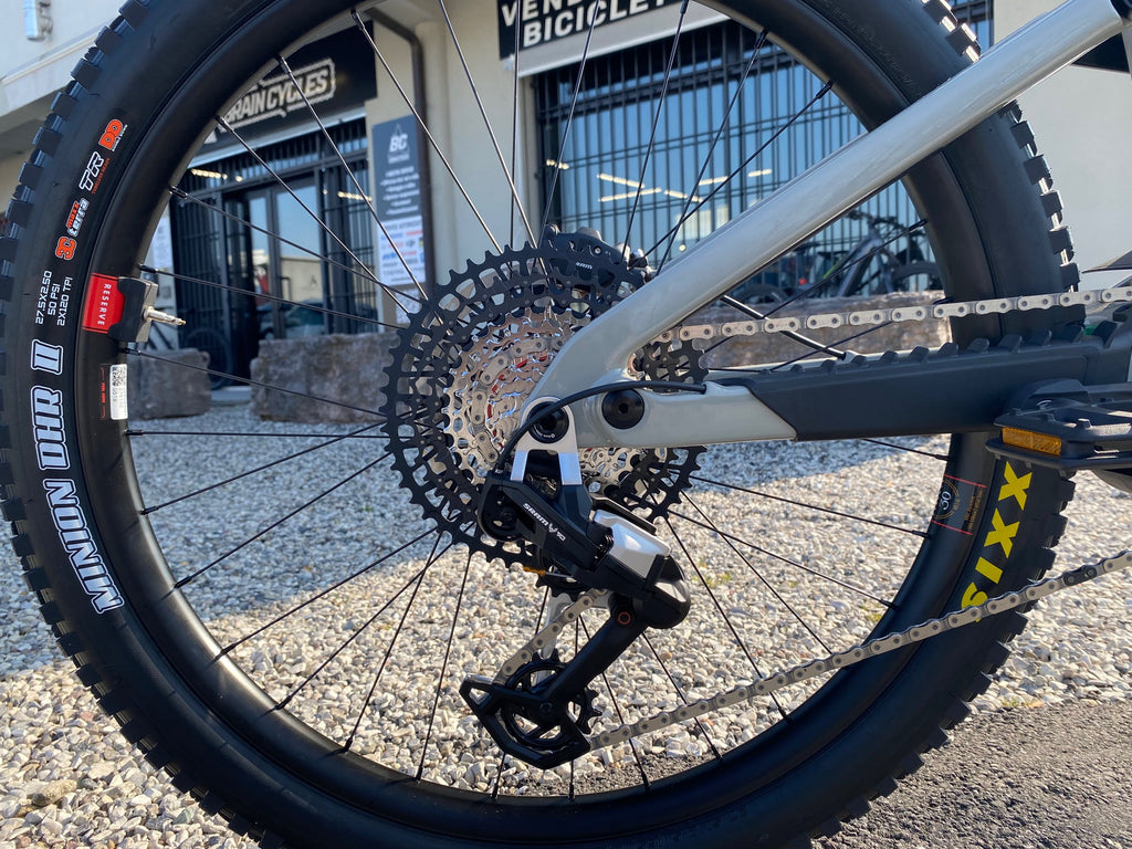 Santa Cruz Vala 90 2026 Gloss Grey